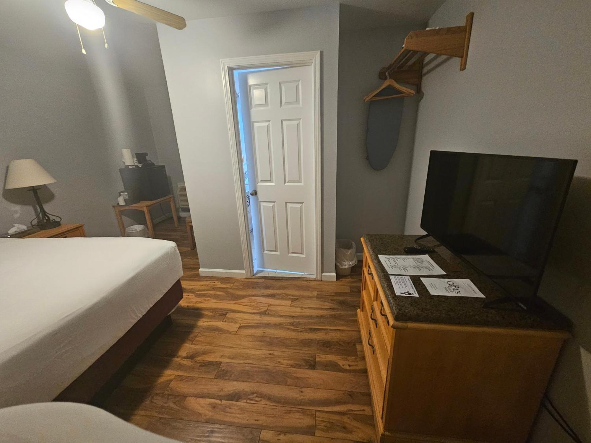 Captain'S Inn And Suites 알렉산드리아베이 외부 사진